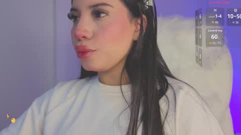 Snapshot of _sofiaa__ chatting on December 1, 2025, 3:50 pm online show from December 1, 2025, 3:50 pm