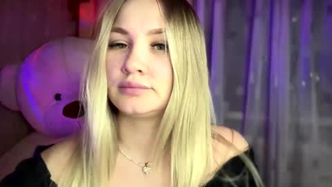 _sofiawood1_ online show from February 26, 2025, 4:56 pm