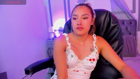 Sophie  online show from April 15, 2026, 8:20 pm