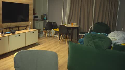 OLIVERpvt is open online show from December 24, 2024, 3:05 am