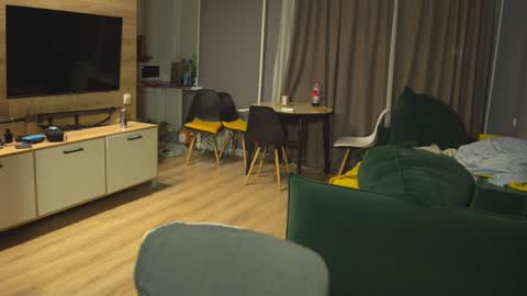 OLIVERpvt is open online show from December 25, 2024, 3:08 am