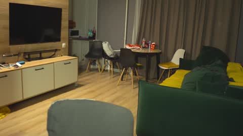 OLIVERpvt is open online show from January 9, 2025, 4:08 am