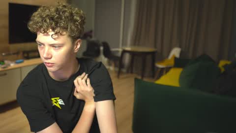 OLIVERpvt is open online show from January 10, 2025, 3:07 am