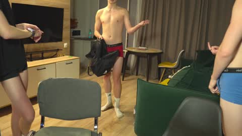 OLIVERpvt is open online show from January 15, 2025, 1:09 pm