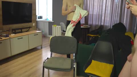 OLIVERpvt is open online show from February 10, 2025, 6:53 am