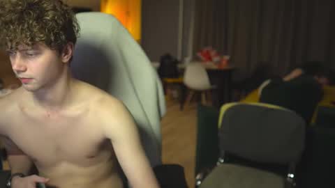 OLIVERpvt is open online show from February 28, 2025, 3:37 pm