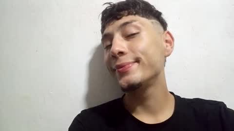 Alejandro Pinzon online show from January 26, 2025, 8:03 am