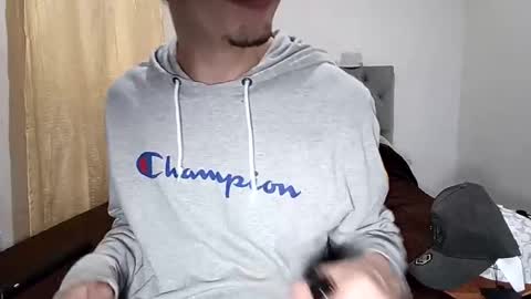 Alejandro Pinzon online show from September 23, 2025, 1:36 pm