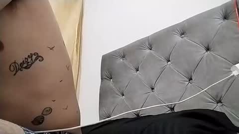 Alejandro Pinzon online show from November 9, 2025, 1:15 am