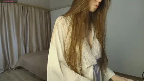 Stella Grace online show from May 26, 2026, 9:38 am