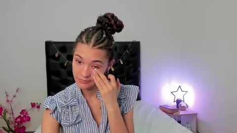 Sussi online show from March 7, 2025, 4:22 pm