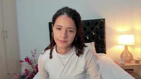 Sussi online show from March 12, 2025, 4:24 pm