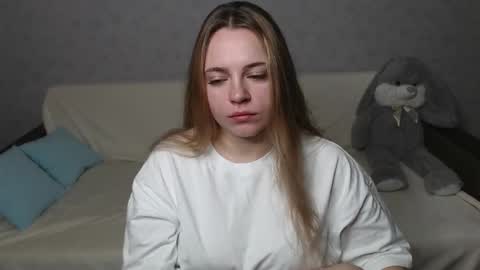 Lana online show from October 6, 2025, 6:44 am