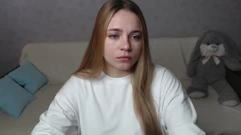 Lana online show from October 10, 2025, 8:57 am