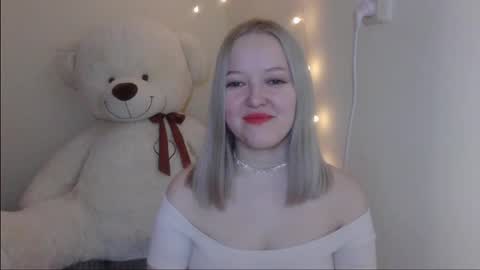 _sweet_smile_ online show from March 6, 2026, 8:27 pm