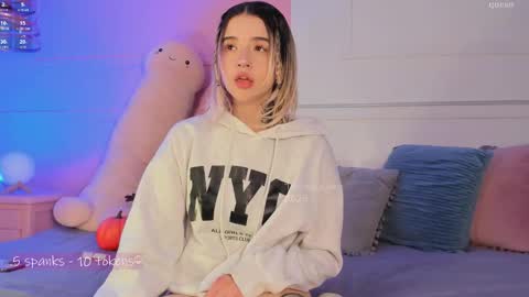 _tammarra_ online show from November 12, 2025, 6:08 pm