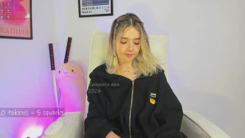 _tammarra_ online show from April 10, 2026, 12:49 am