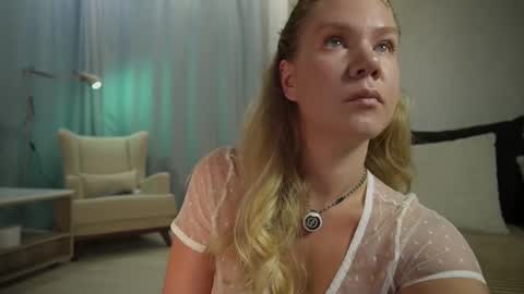 Annie online show from October 13, 2025, 1:38 am