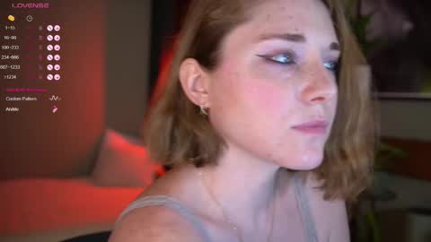 Snapshot of _the_sun_ chatting on November 9, 2025, 7:01 pm Evi online show from November 9, 2025, 7:01 pm