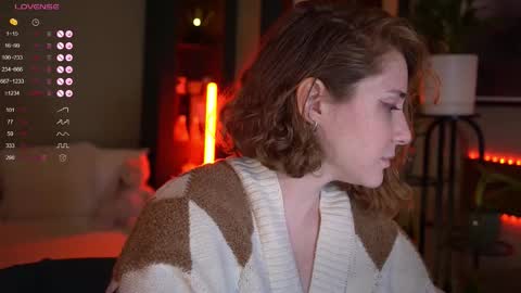 Snapshot of _the_sun_ chatting on November 18, 2025, 9:52 pm Evi online show from November 18, 2025, 9:52 pm