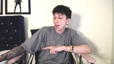 Snapshot of _thomas_hot_ chatting on October 21, 2025, 1:50 am Thomas online show from October 21, 2025, 1:50 am