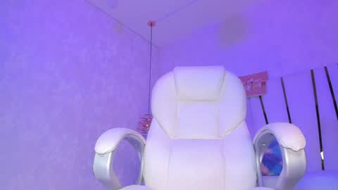 Rousse  online show from December 20, 2024, 7:39 pm