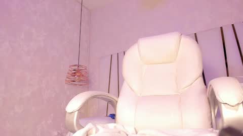 Rousse  online show from February 19, 2025, 7:27 pm