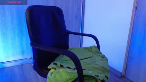 Snapshot of _tinyrousse_ chatting on February 20, 2026, 7:25 pm Rousse online show from February 20, 2026, 7:25 pm