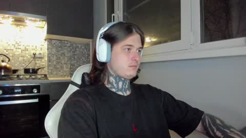 _torfin_ online show from December 1, 2024, 8:31 pm