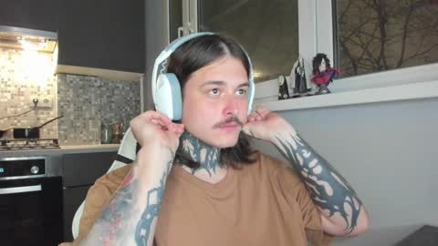 _torfin_ online show from February 15, 2025, 7:06 pm