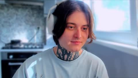 Snapshot of _torfin_ chatting on May 18, 2026, 5:13 am _torfin_ online show from May 18, 2026, 5:13 am