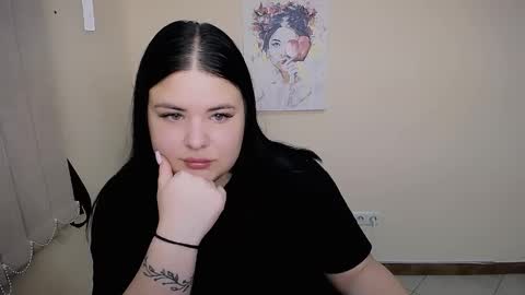 Snapshot of _trisha_li chatting on September 12, 2025, 11:54 am Trisha online show from September 12, 2025, 11:54 am