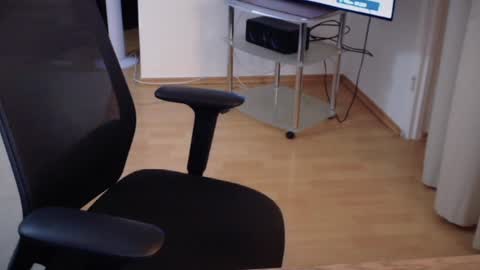 _trythis_ online show from December 6, 2024, 12:23 am