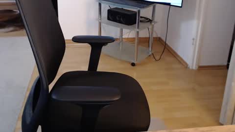 Snapshot of _trythis_ chatting on November 10, 2025, 9:03 pm _trythis_ online show from November 10, 2025, 9:03 pm