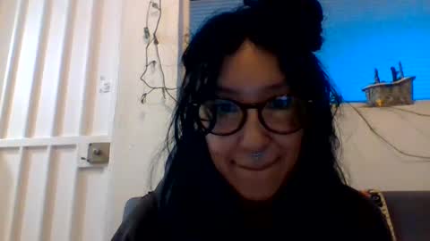 Snapshot of _tutti_frutti_ chatting on December 24, 2024, 12:11 am _tutti_frutti_ online show from December 24, 2024, 12:11 am