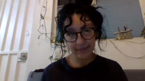 Snapshot of _tutti_frutti_ chatting on December 26, 2024, 1:29 am _tutti_frutti_ online show from December 26, 2024, 1:29 am