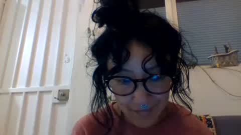 Snapshot of _tutti_frutti_ chatting on December 31, 2024, 8:59 am _tutti_frutti_ online show from December 31, 2024, 8:59 am