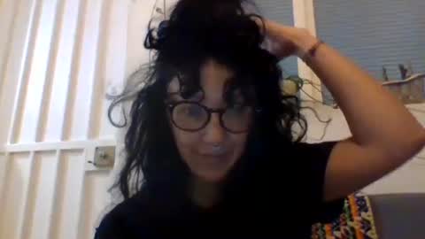 Snapshot of _tutti_frutti_ chatting on January 1, 2025, 1:15 am _tutti_frutti_ online show from January 1, 2025, 1:15 am