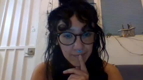 Snapshot of _tutti_frutti_ chatting on January 3, 2025, 1:48 am _tutti_frutti_ online show from January 3, 2025, 1:48 am