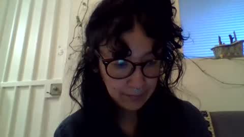 Snapshot of _tutti_frutti_ chatting on January 10, 2025, 12:17 am _tutti_frutti_ online show from January 10, 2025, 12:17 am