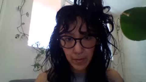 Snapshot of _tutti_frutti_ chatting on February 3, 2025, 9:39 pm _tutti_frutti_ online show from February 3, 2025, 9:39 pm