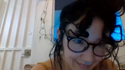 Snapshot of _tutti_frutti_ chatting on February 7, 2025, 12:31 am _tutti_frutti_ online show from February 7, 2025, 12:31 am