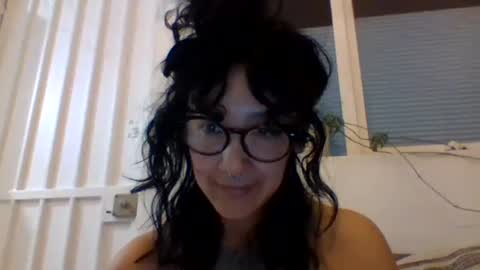 Snapshot of _tutti_frutti_ chatting on February 17, 2025, 5:36 am _tutti_frutti_ online show from February 17, 2025, 5:36 am
