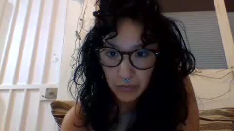 Snapshot of _tutti_frutti_ chatting on March 3, 2025, 2:15 am _tutti_frutti_ online show from March 3, 2025, 2:15 am