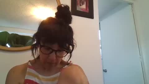 _tutti_frutti_ online show from March 27, 2026, 11:15 pm