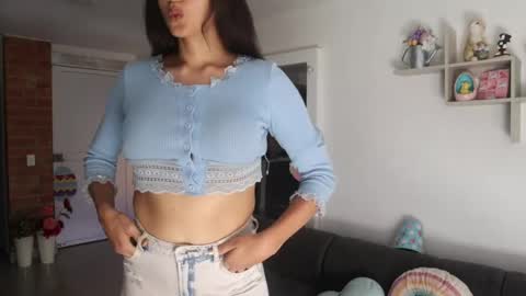 Anastasia Vahos online show from April 18, 2026, 7:07 pm
