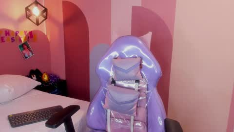 _valeryboobs_ online show from April 10, 2026, 2:33 pm