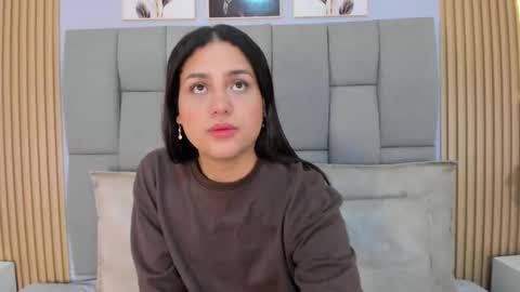 _valerycooper online show from May 21, 2026, 11:39 am