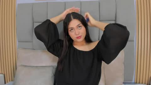 _valerycooper online show from May 29, 2026, 12:03 pm