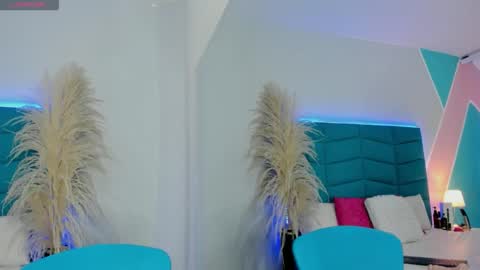 Victoria online show from February 14, 2026, 8:05 pm